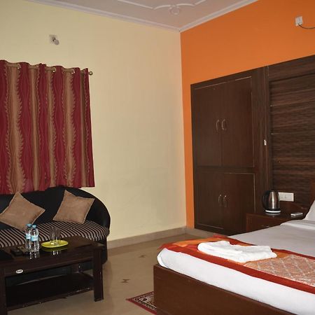 Sakura House Hotel Bodh Gaya Exterior photo