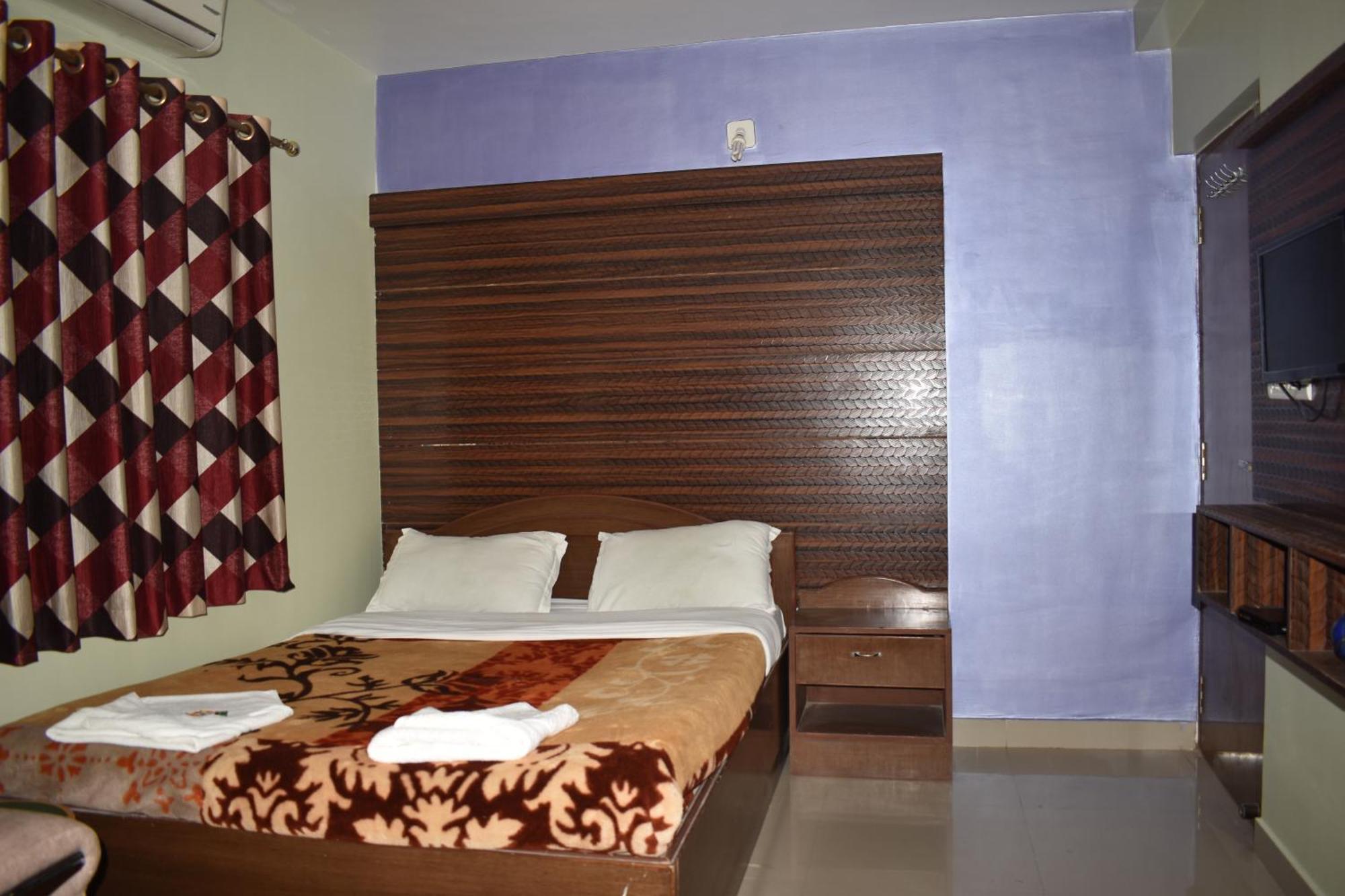 Sakura House Hotel Bodh Gaya Exterior photo