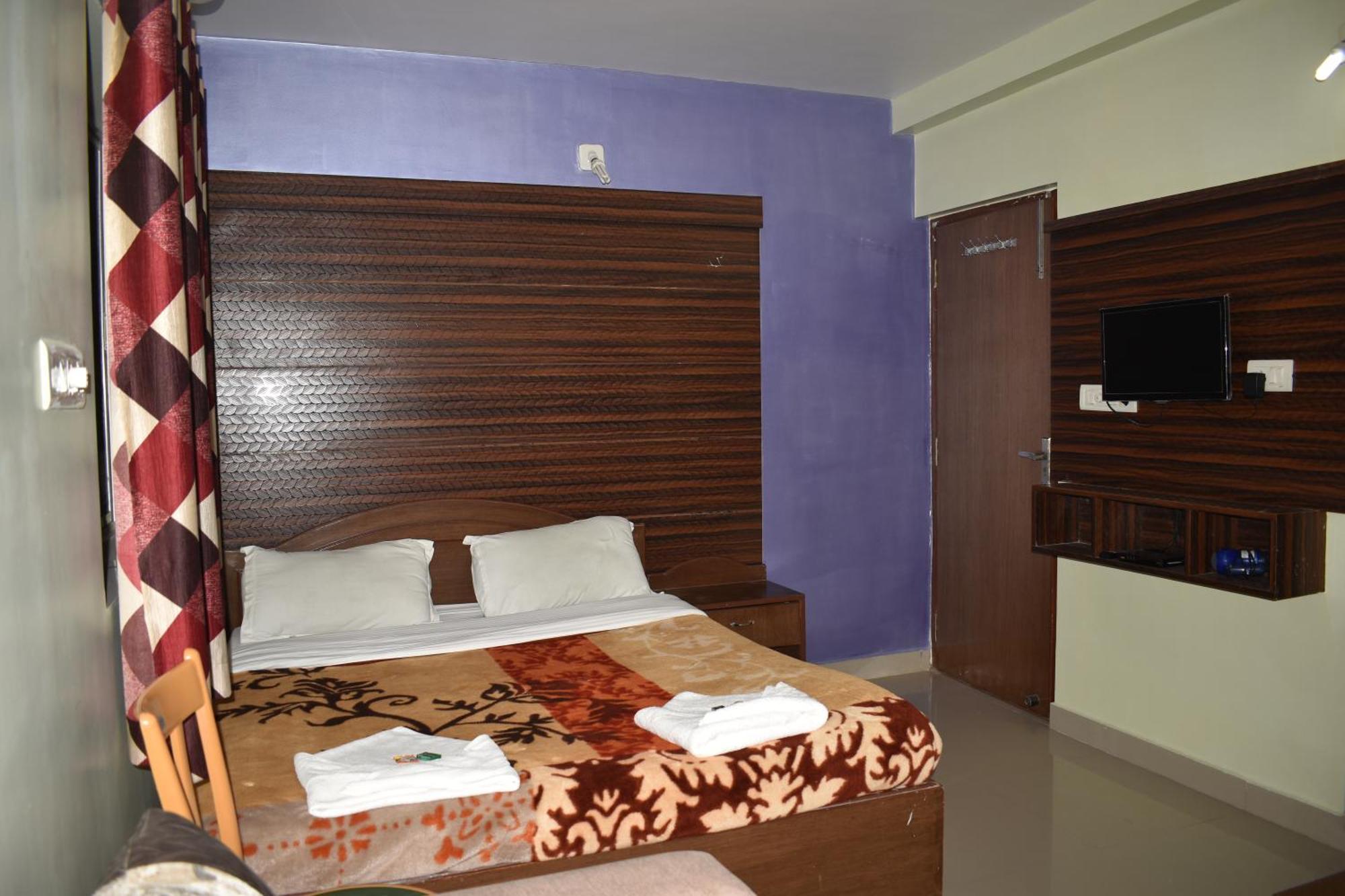 Sakura House Hotel Bodh Gaya Exterior photo