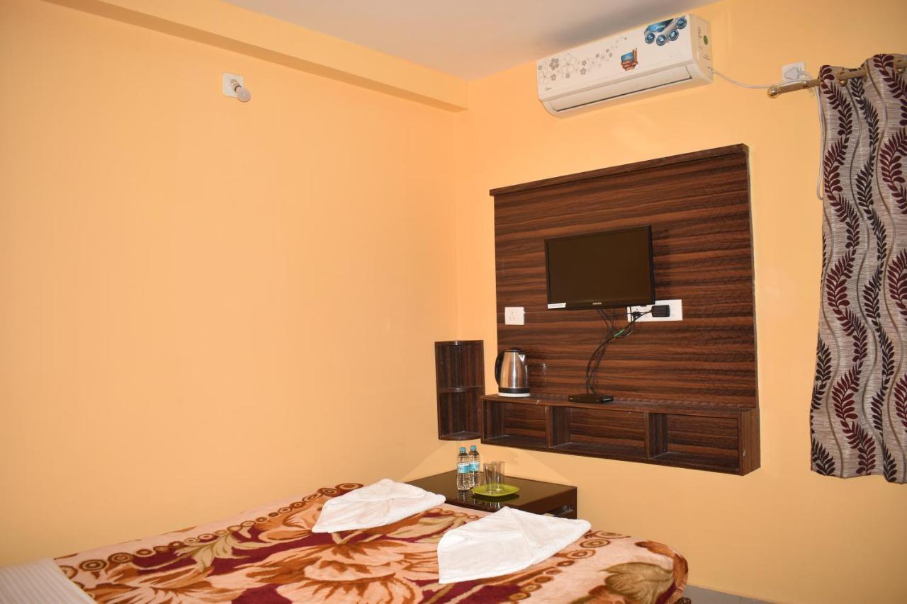 Sakura House Hotel Bodh Gaya Exterior photo