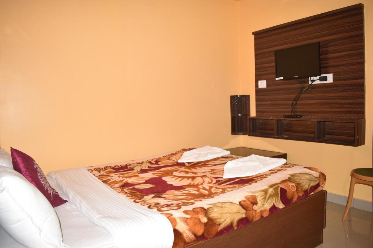 Sakura House Hotel Bodh Gaya Exterior photo